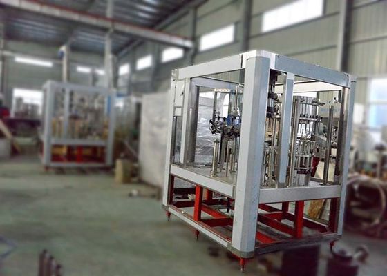 Chine Machine de conditionnement automatique professionnelle d'alimentation des animaux de la machine de remplissage de jus 15000B/H fournisseur