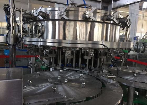 Chine Machine de remplissage froide carbonatée de boissons, machine de remplissage de bouteilles à échelle réduite fournisseur