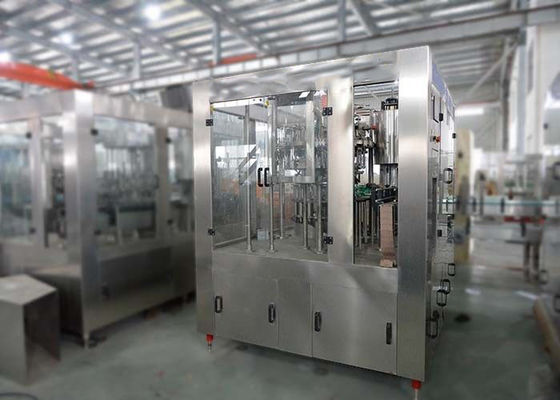 Chine Machine d'embouteillage carbonatée de boisson non alcoolisée, petite machine de remplissage carbonatée de boissons fournisseur