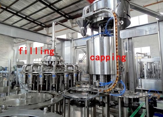 Chine 3 dans 1 machine de remplissage liquide de Monoblock fournisseur