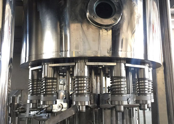 Équipement de mise en bouteilles de capsulage de jus à échelle réduite de 12 têtes/machine de remplissage de bouteilles en plastique fournisseur