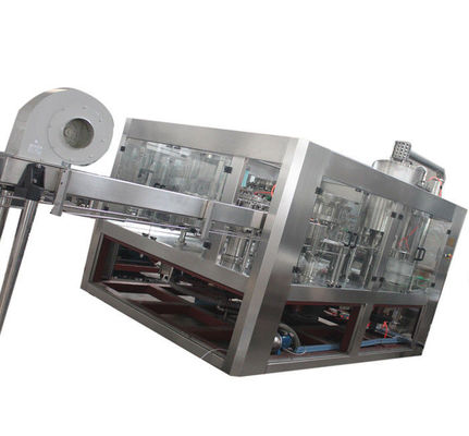 Machine de remplissage carbonatée de boisson de bouteille d'ANIMAL FAMILIER, 3 dans 1 machine de remplissage de l'eau carbonatée fournisseur